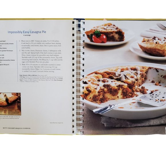 Betty Crocker BISQUICK Cookbook Spiral Color Illustrated First Edition 2000 - Picture 8 of 8